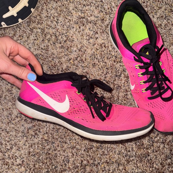 Nike Running Shoes - Picture 1 of 7